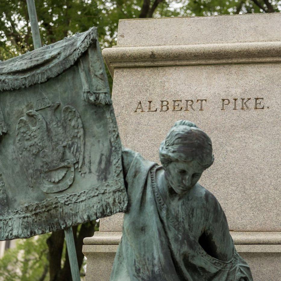 Confederate statues in DC area to be restored and replaced in line with Trump's executive order